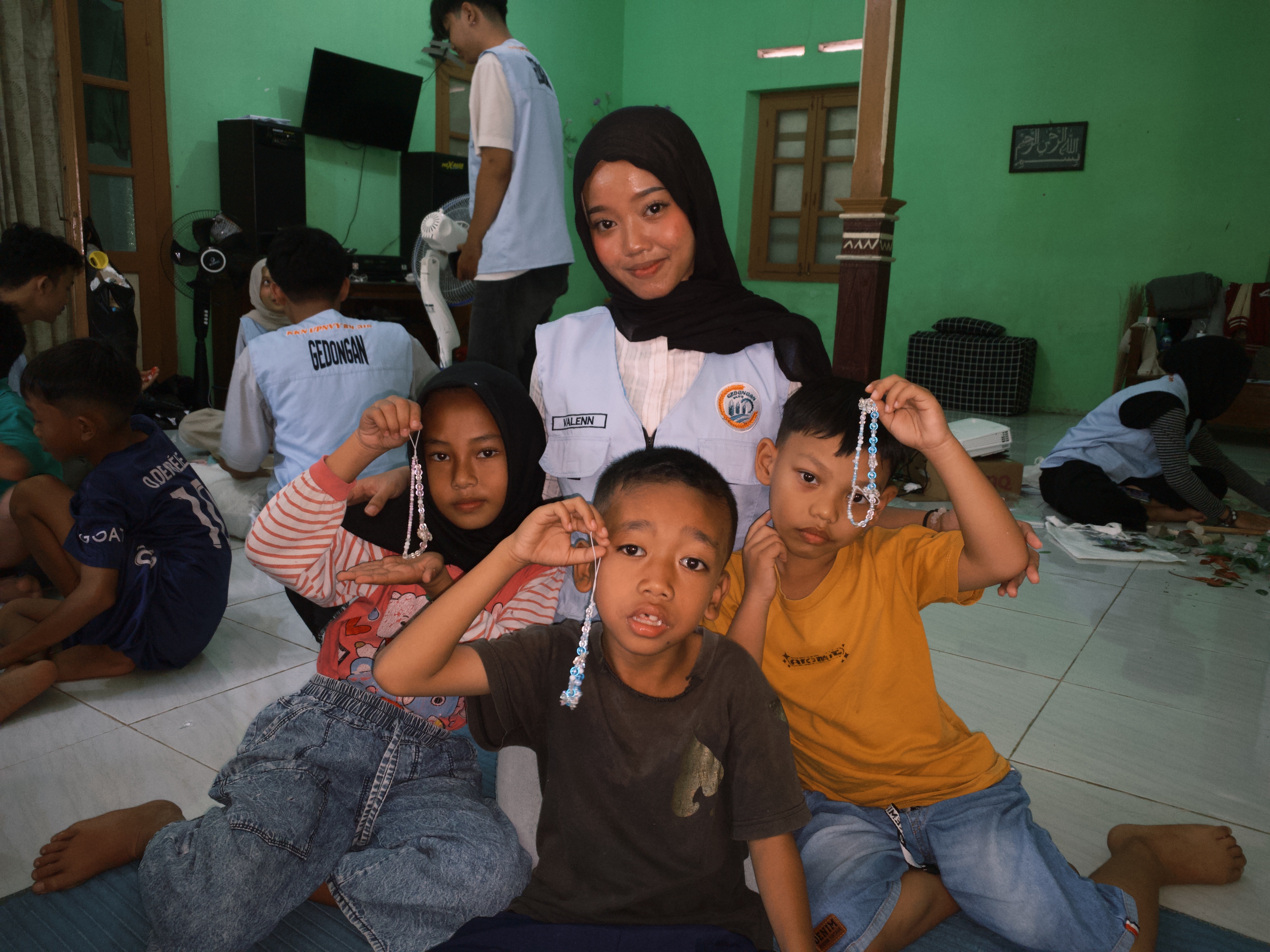 Mengasah Kreativitas melalui Pembuatan Gantungan Fungsional